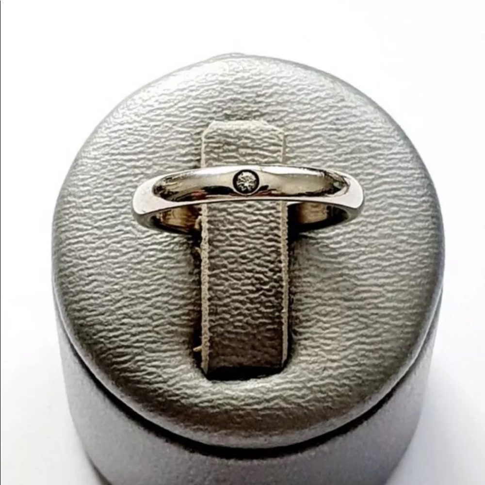 T&C 925 ring with diamond comes with box papers